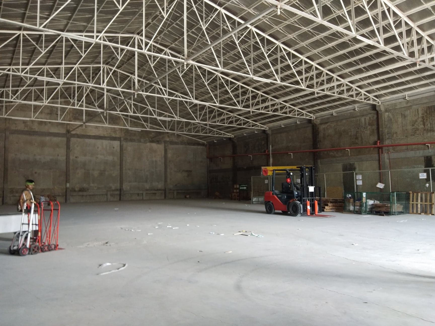 warehouse-with-loading-bay-in-mandaue-city-for-lease-2070-sqm