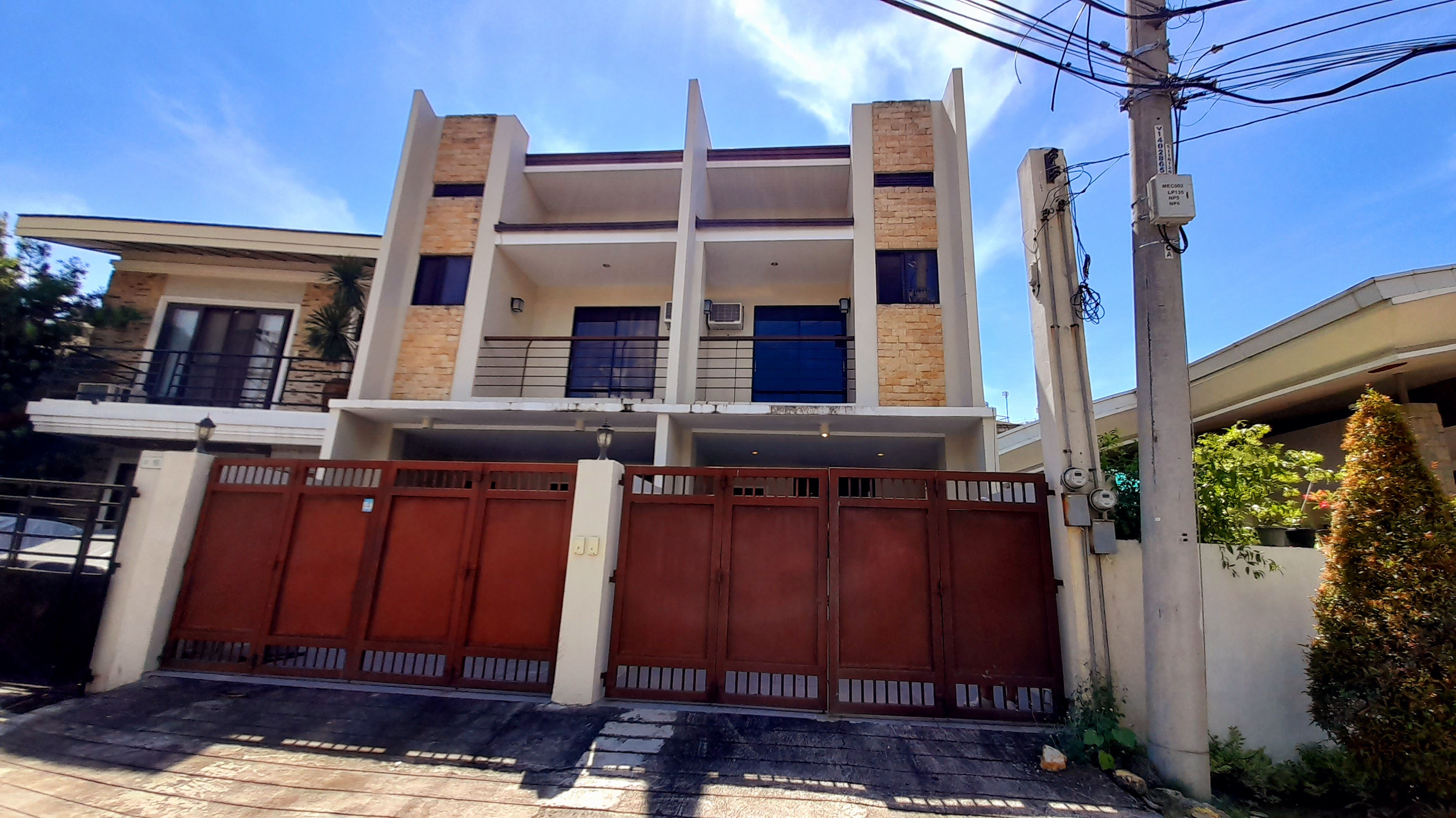 3-bedrooms-furnished-townhouse-in-panagdait-mabolo-cebu-city-cebu