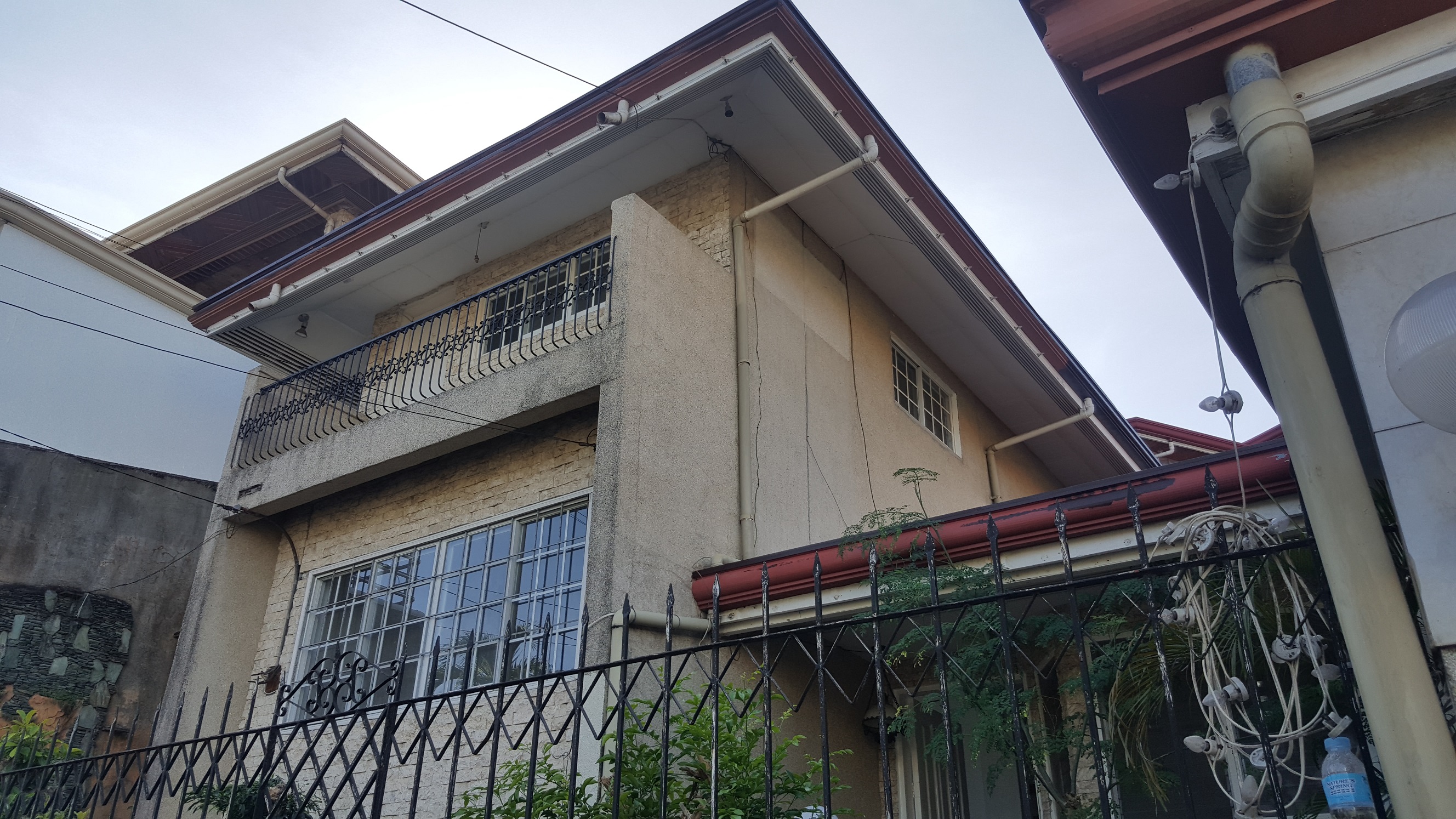 semi-furnished-house-located-in-banilad-cebu-city