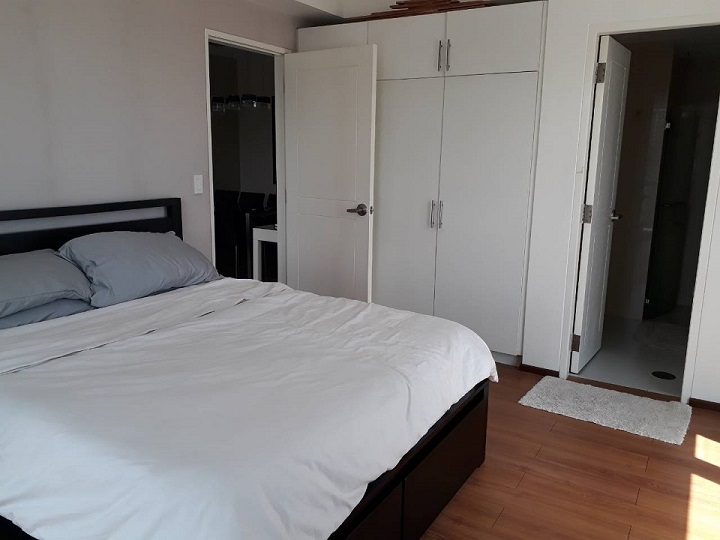 1-bedroom-furnished-condominium-located-in-cebu-business-park