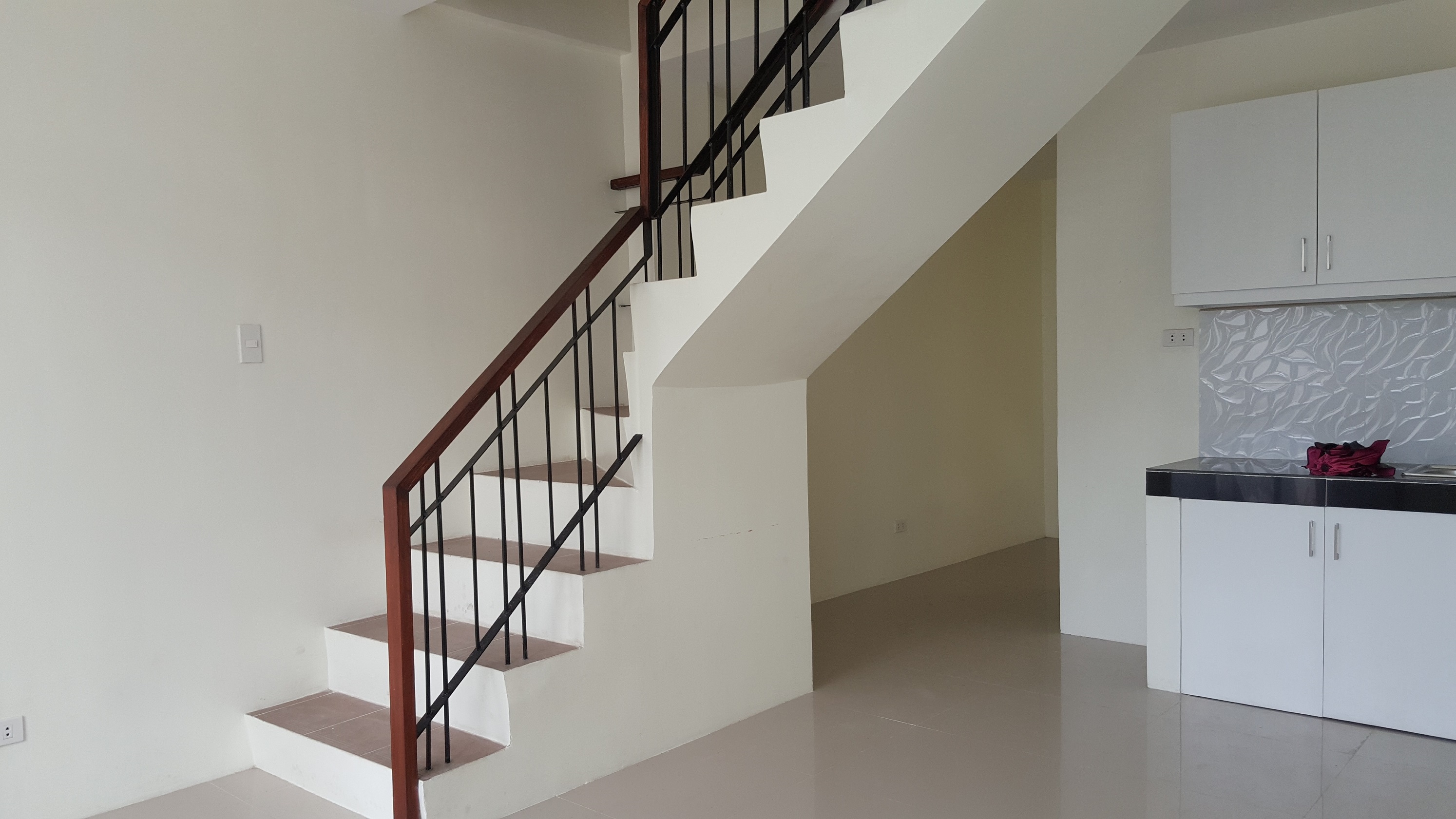 4-bedrooms-townhouse-apartment-in-guadalupe-cebu-city