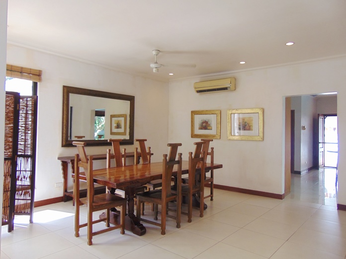 4-bedroom-bungalow-house-with-swimming-pool-for-sale-in-banilad-cebu-city