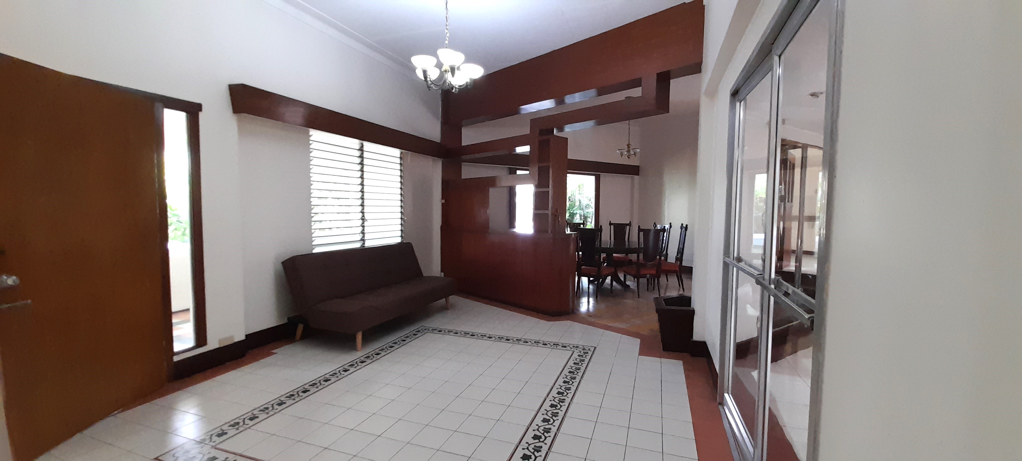 semi-furnished-3-bedroom-bungalow-house-in-lahug-cebu-city