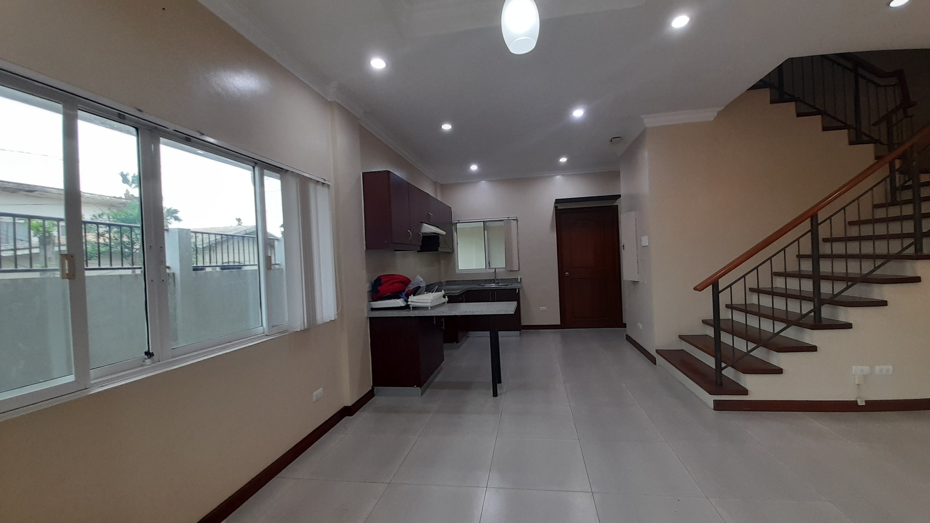 4-bedroom-and-unfurnished-house-in-mabolo-cebu-city-cebu