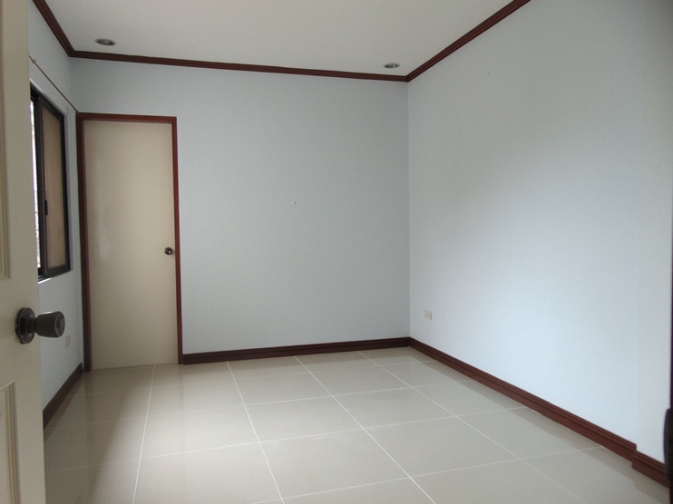 4-bedroom-partially-furnished-house-in-banilad-cebu-city