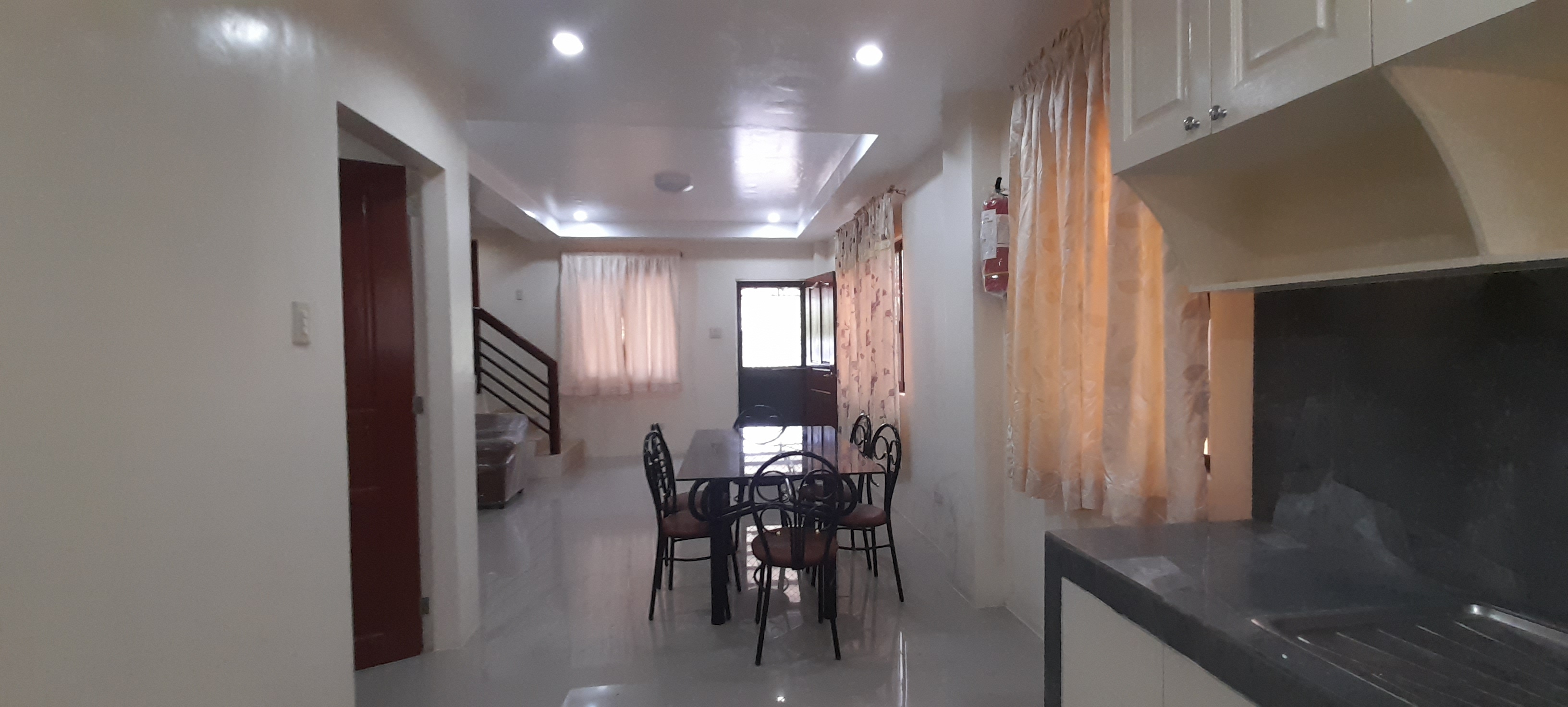 4-bedroom-and-semi-furnished-house-in-talamban-cebu-city