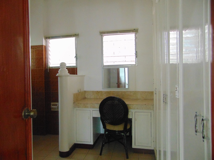 5-bedroom-un-furnished-house-with-swimming-pool-in-banilad-cebu-city