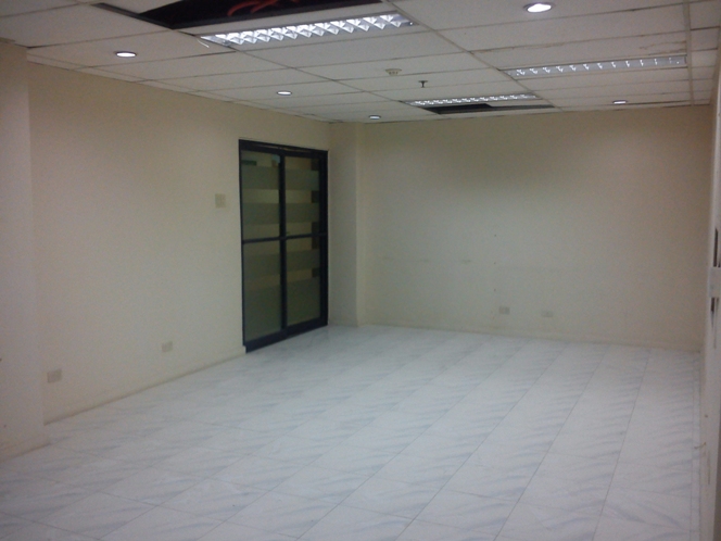 office-space-for-rent-located-in-banilad-cebu-city-65sqm