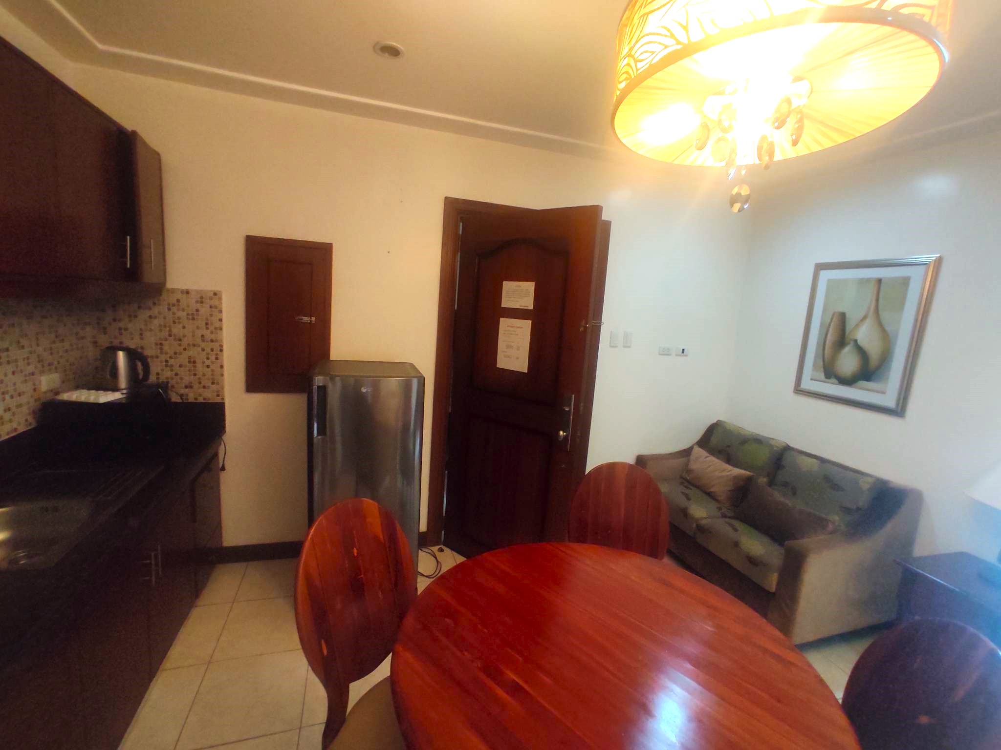 2-bedroom-fully-furnished-apartment-with-wifi-located-near-ayala-cebu-city