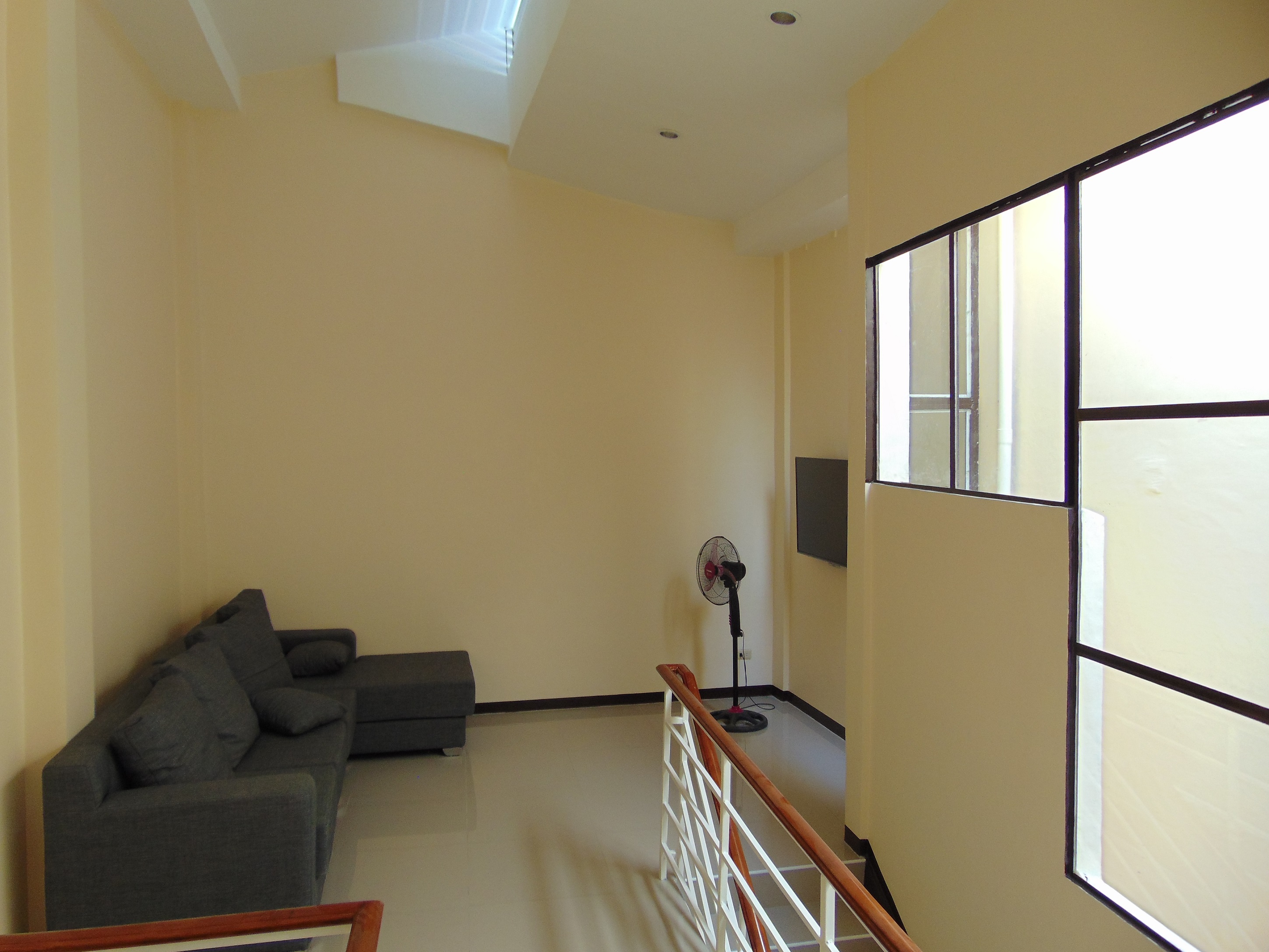 furnished-3-bedrooms-townhouse-located-in-banilad-cebu-city