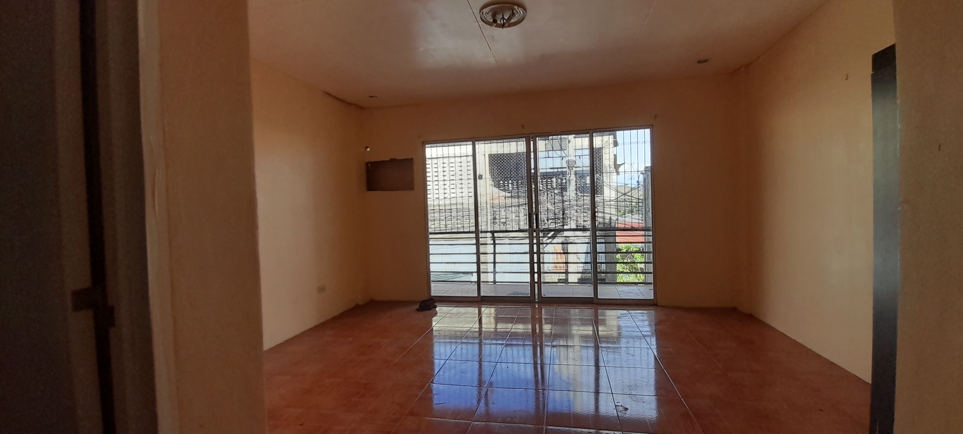 4-bedroom-unfurnished-apartment-can-be-staff-house-or-office-use-in-mandaue-city