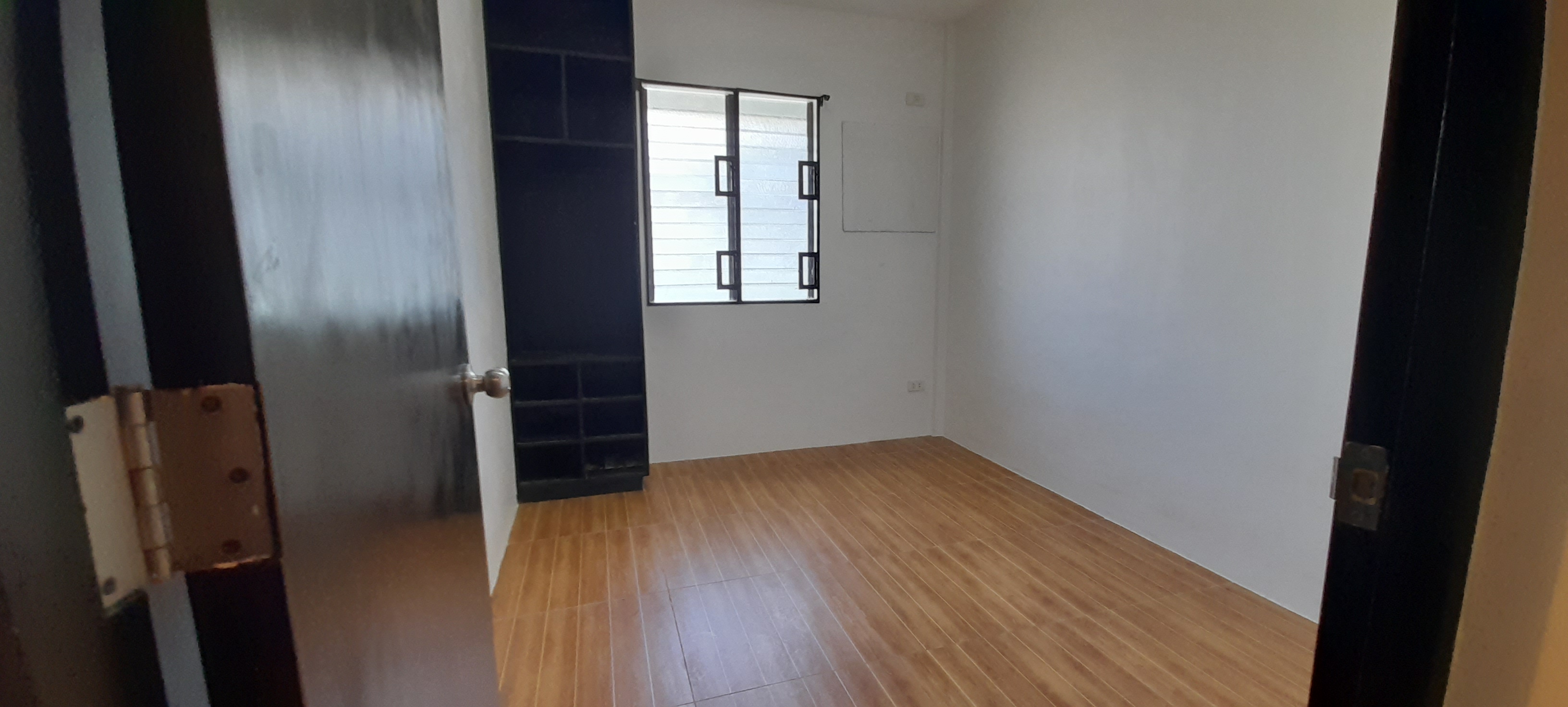 4-bedroom-apartment-in-escario-kamputhaw-cebu-city-at-25k-and-30k
