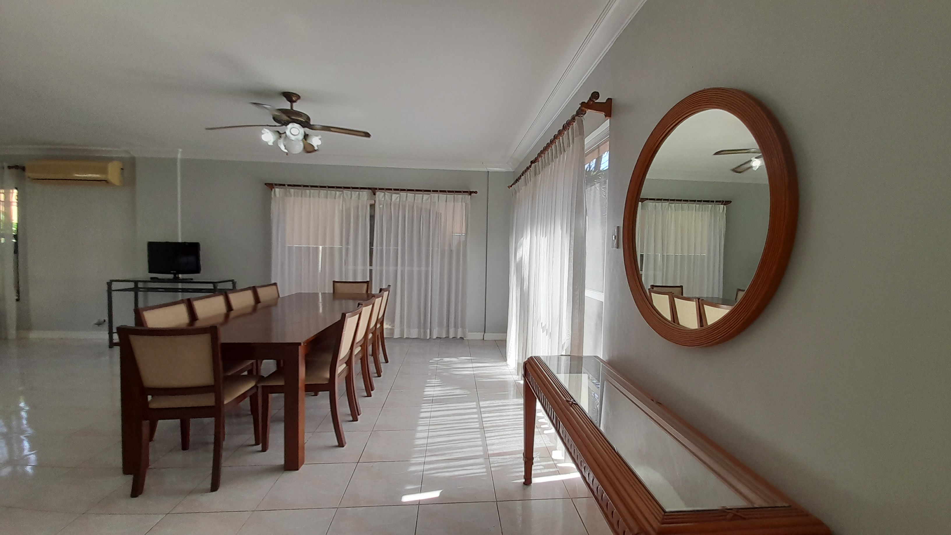semi-furnished-house-3-bedrooms-in-banilad-cebu-city