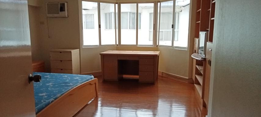 semi-furnished-3-bedroom-apartment-in-guadalupe-cebu-city-cebu
