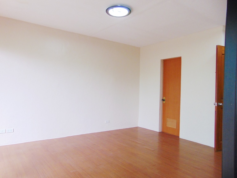 3-bedrooms-apartment-located-in-banawa-cebu-city