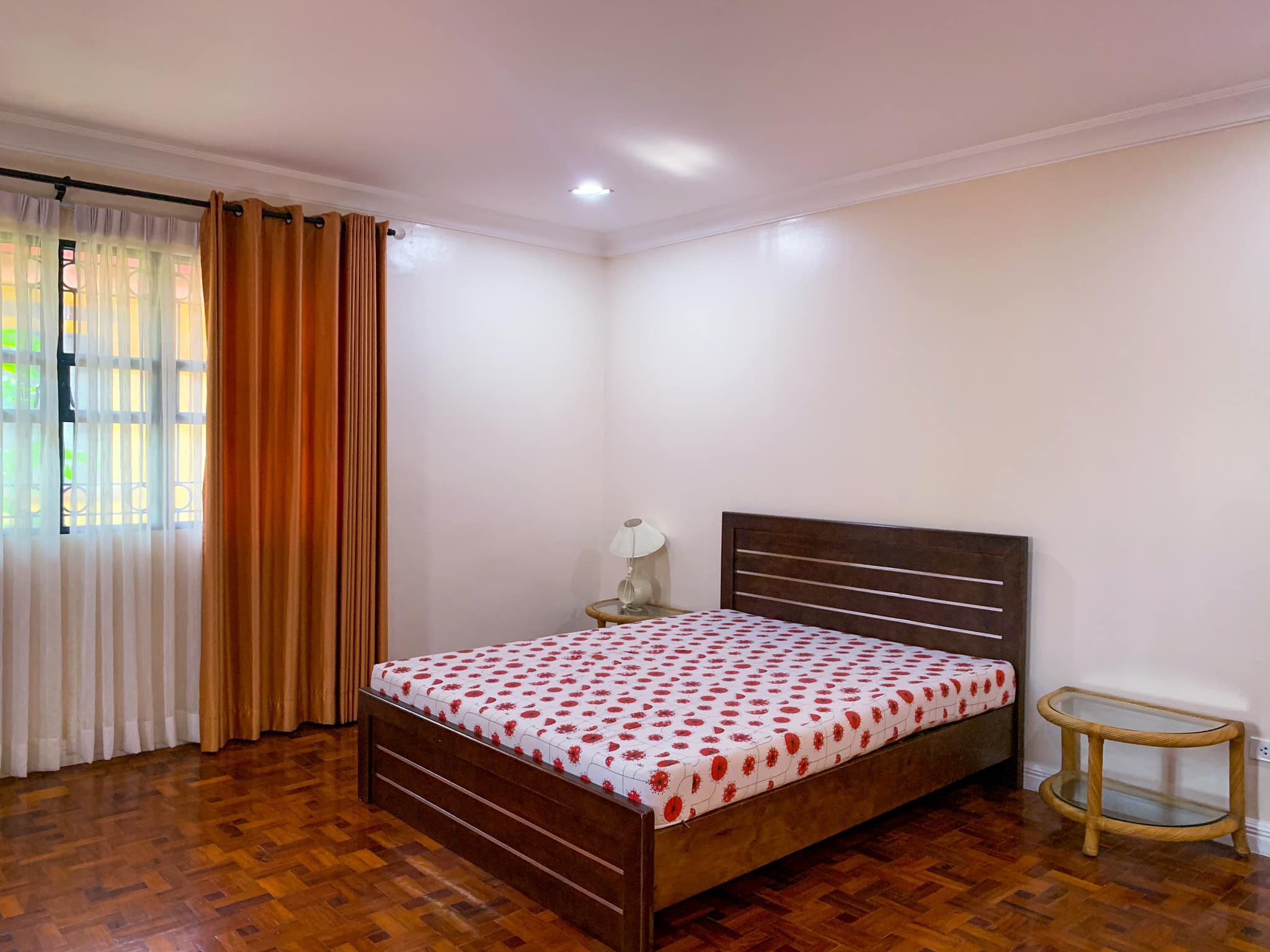 4-bedroom-semi-furnished-house-in-banilad-mandaue-city-cebu