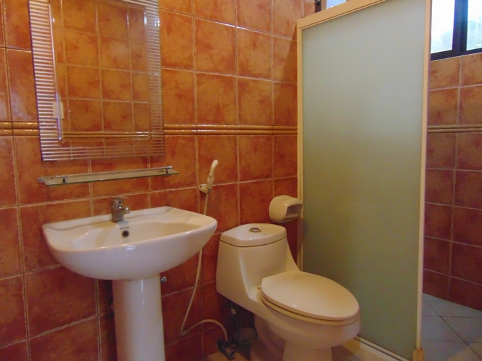 2-bedrooms-un-furnished-house-for-rent-in-banilad-cebu-city