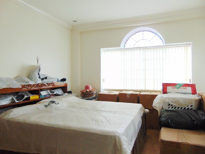 4-bedroom-house-located-in-banawa-cebu-city-semi-furnished
