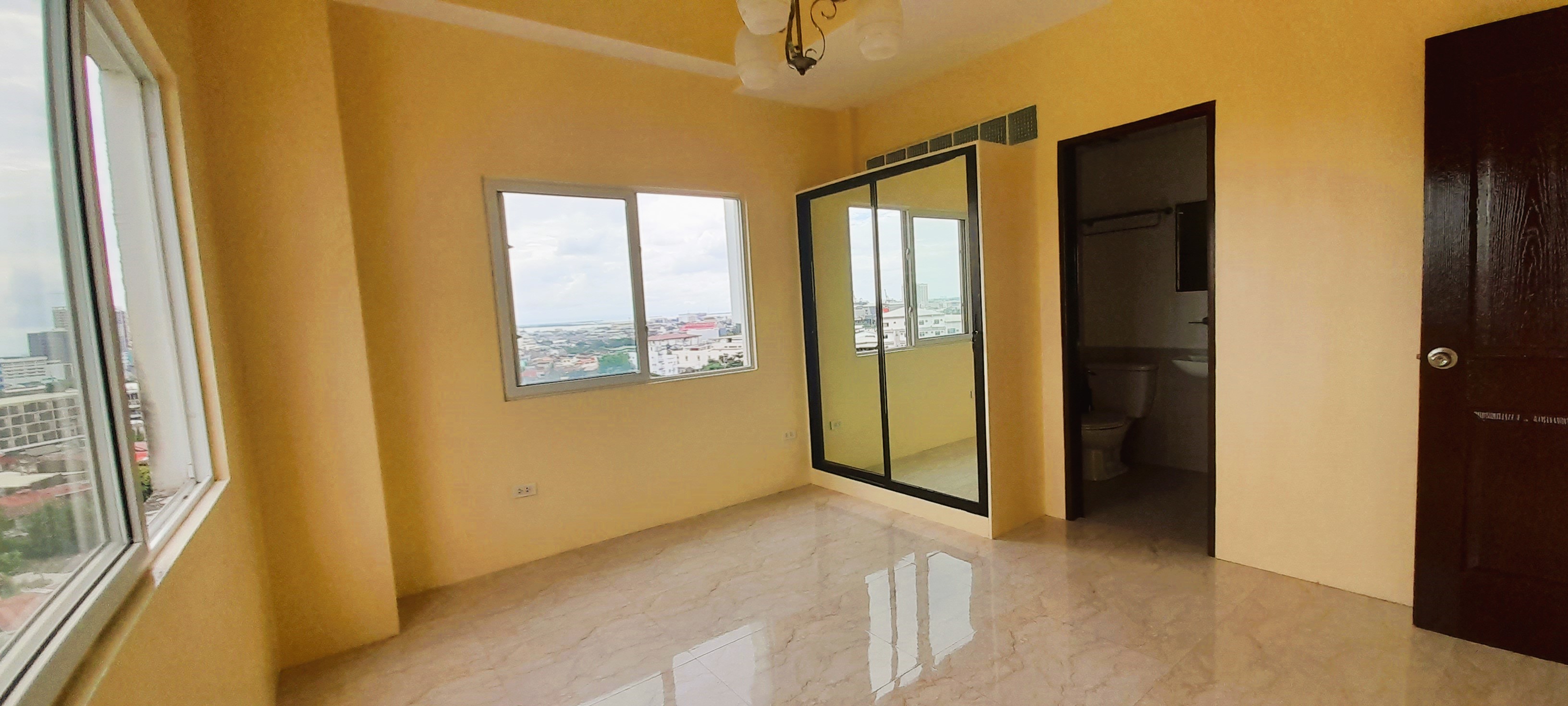 1-bedroom-with-balcony-at-spianada-condo-residences-rahman-street-cebu-city