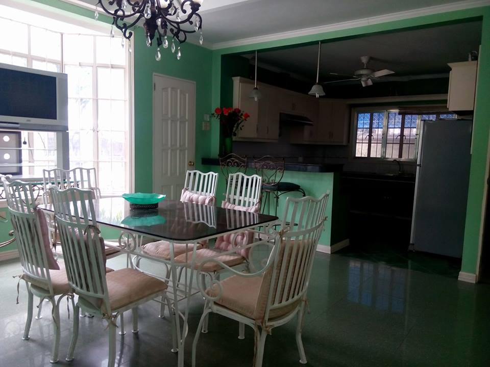 furnished-house-with-5-bedrooms-located-in-banilad-cebu-city