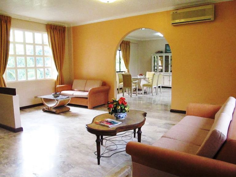 spacious-house-with-5-bedrooms-located-in-banilad-cebu-city