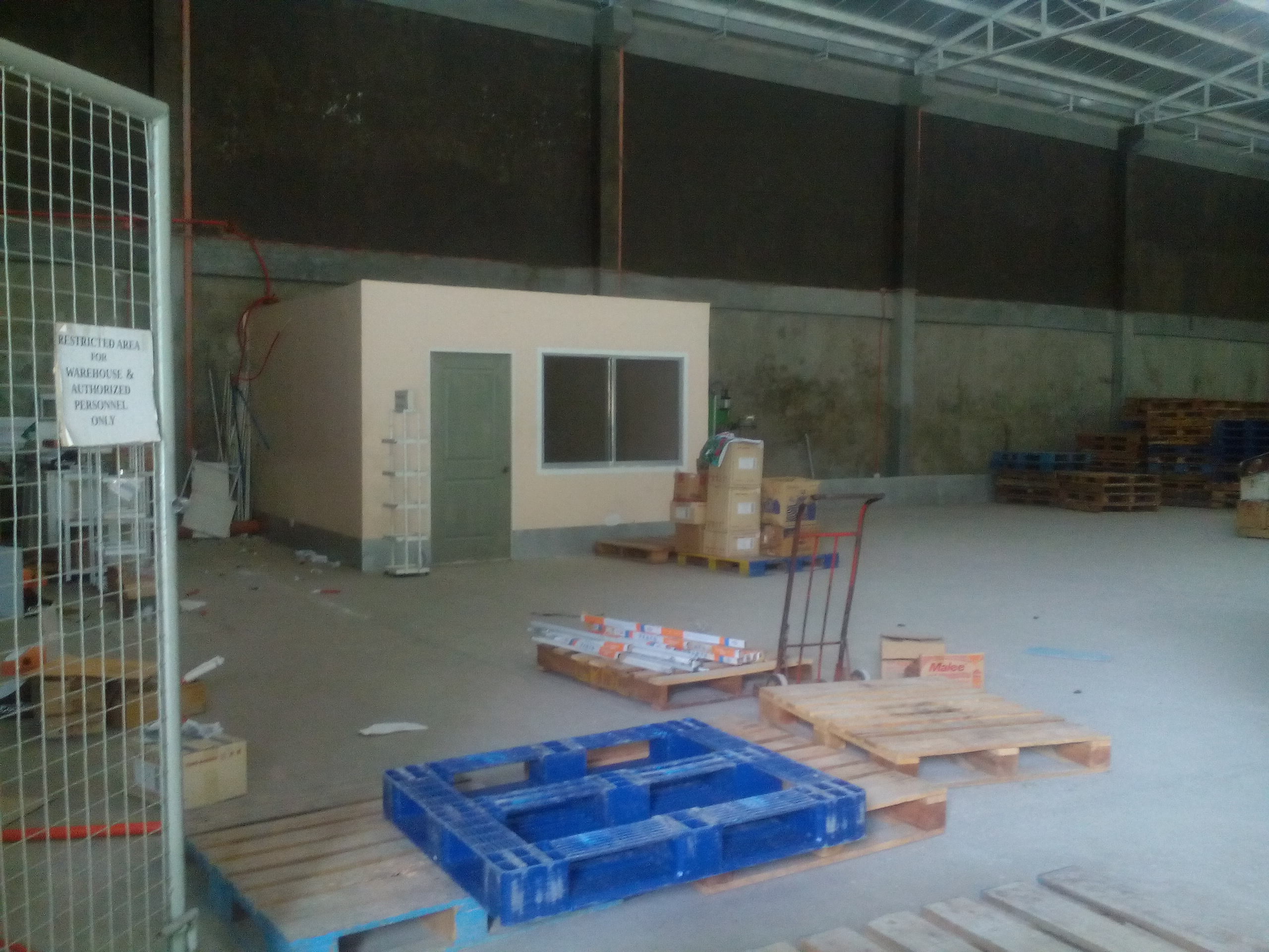 warehouse-with-loading-bay-in-mandaue-city-for-lease-1050-sqm