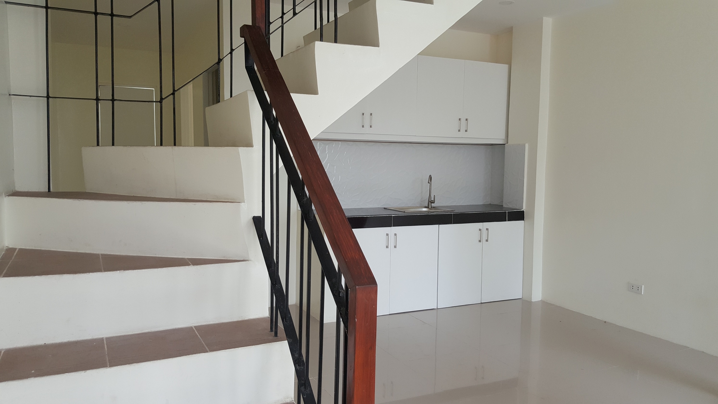 4 Bedrooms Townhouse Apartment in Guadalupe Cebu City