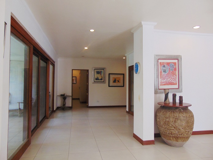 4-bedroom-bungalow-house-with-swimming-pool-for-sale-in-banilad-cebu-city