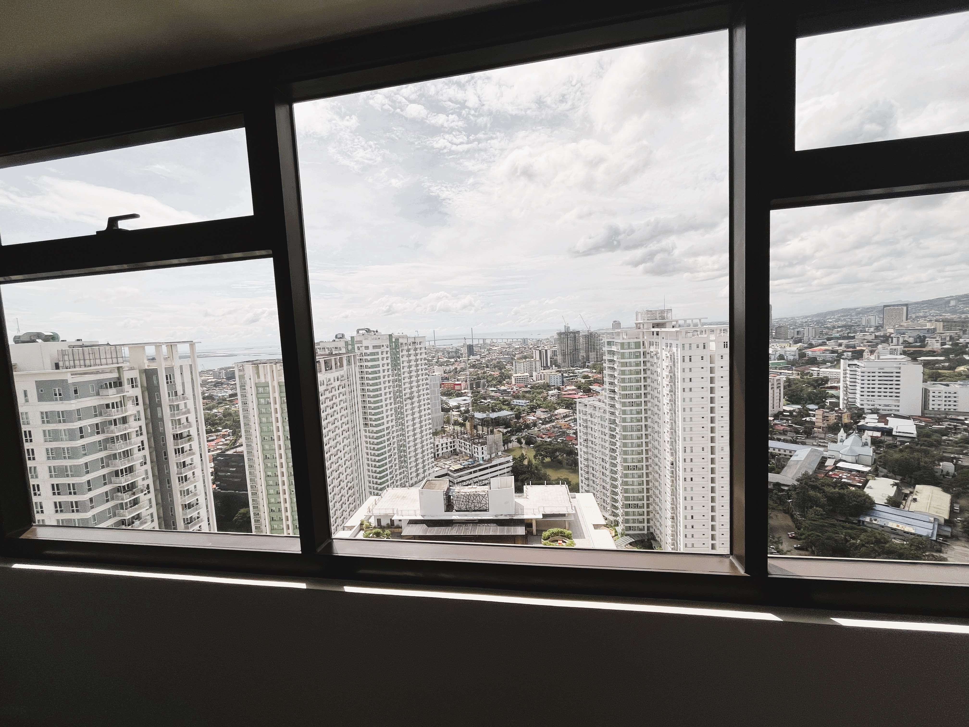 2-bedroom-with-balconies-at-the-alcoves-cebu-business-park-cebu-city