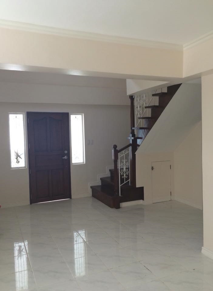 3-bedrooms-semi-furnished-house-in-guadalupe-cebu-city