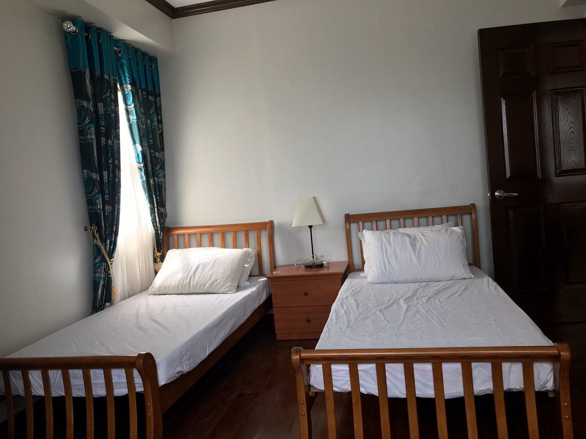 2-bedrooms-condominium-in-cebu-business-park-furnished
