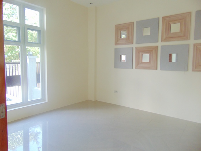 5-bedroom-house-for-rent-and-un-furnished-in-banilad-cebu-city