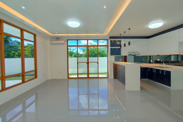 house-and-lot-near-sm-consolacion-cebu-with-4-bedrooms