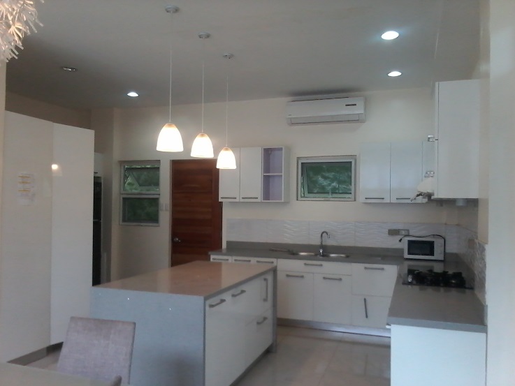 6-bedrooms-spacious-house-in-banilad-area-cebu-city