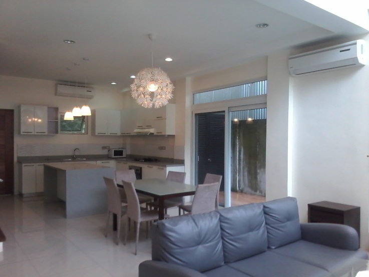 6-bedrooms-spacious-house-in-banilad-area-cebu-city