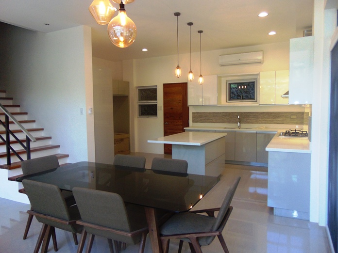 5-bedroom-house-for-sale-and-furnished-in-banilad-cebu-city