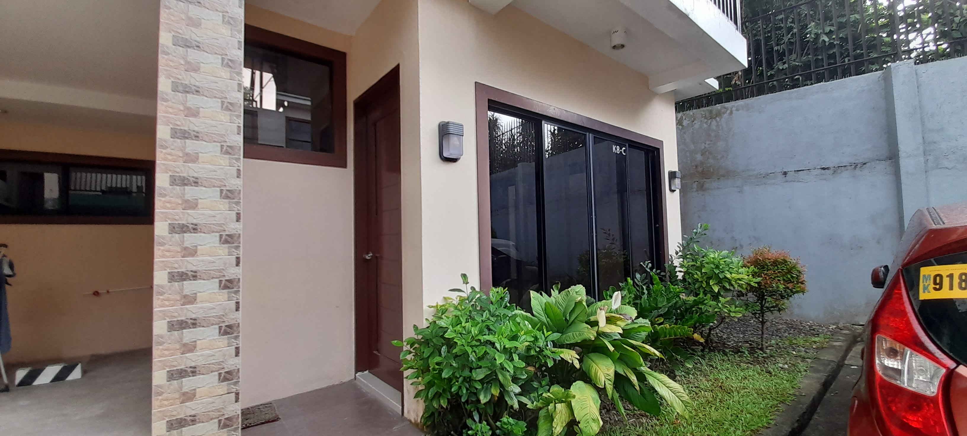 3-bedrooms-semi-furnished-apartment-in-guadalupe-cebu-city