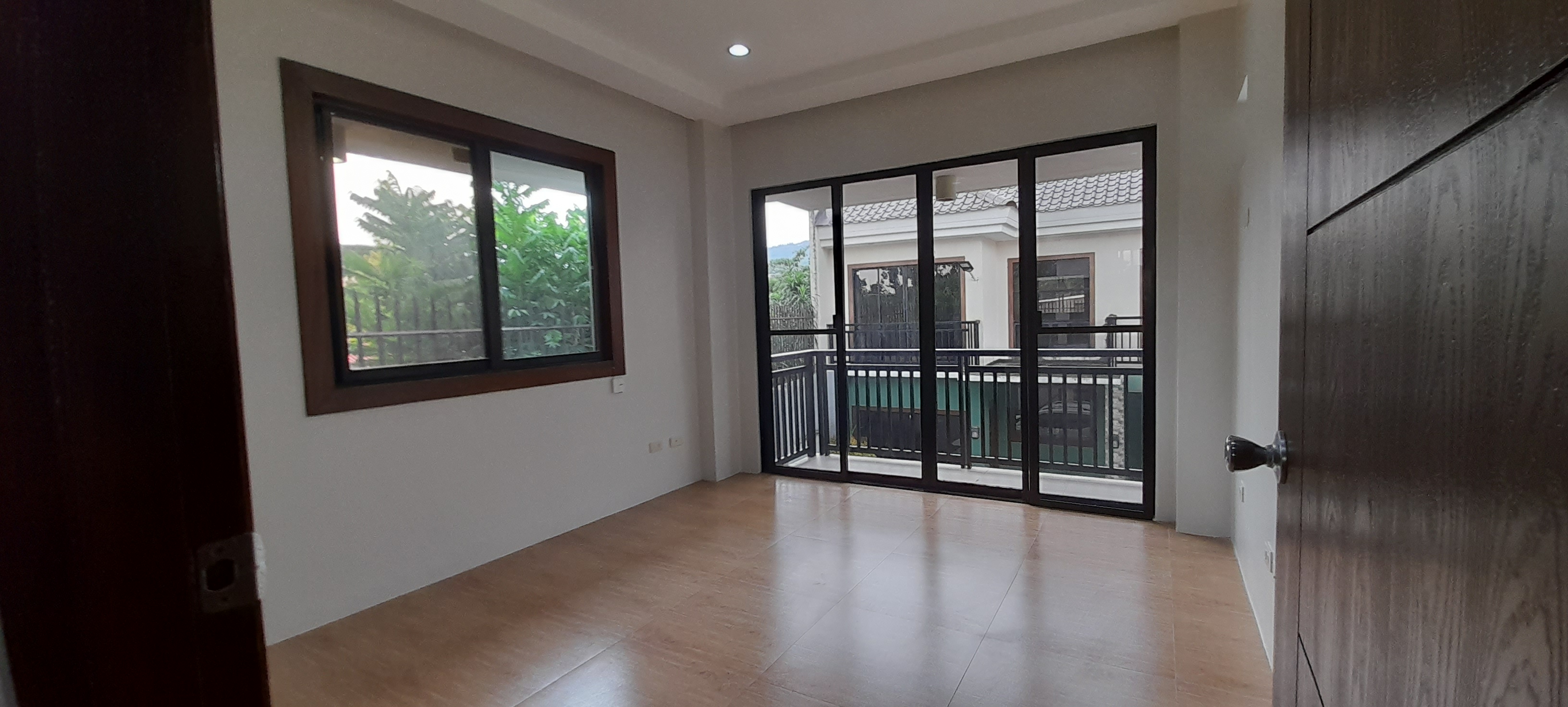 3-bedrooms-semi-furnished-apartment-in-guadalupe-cebu-city