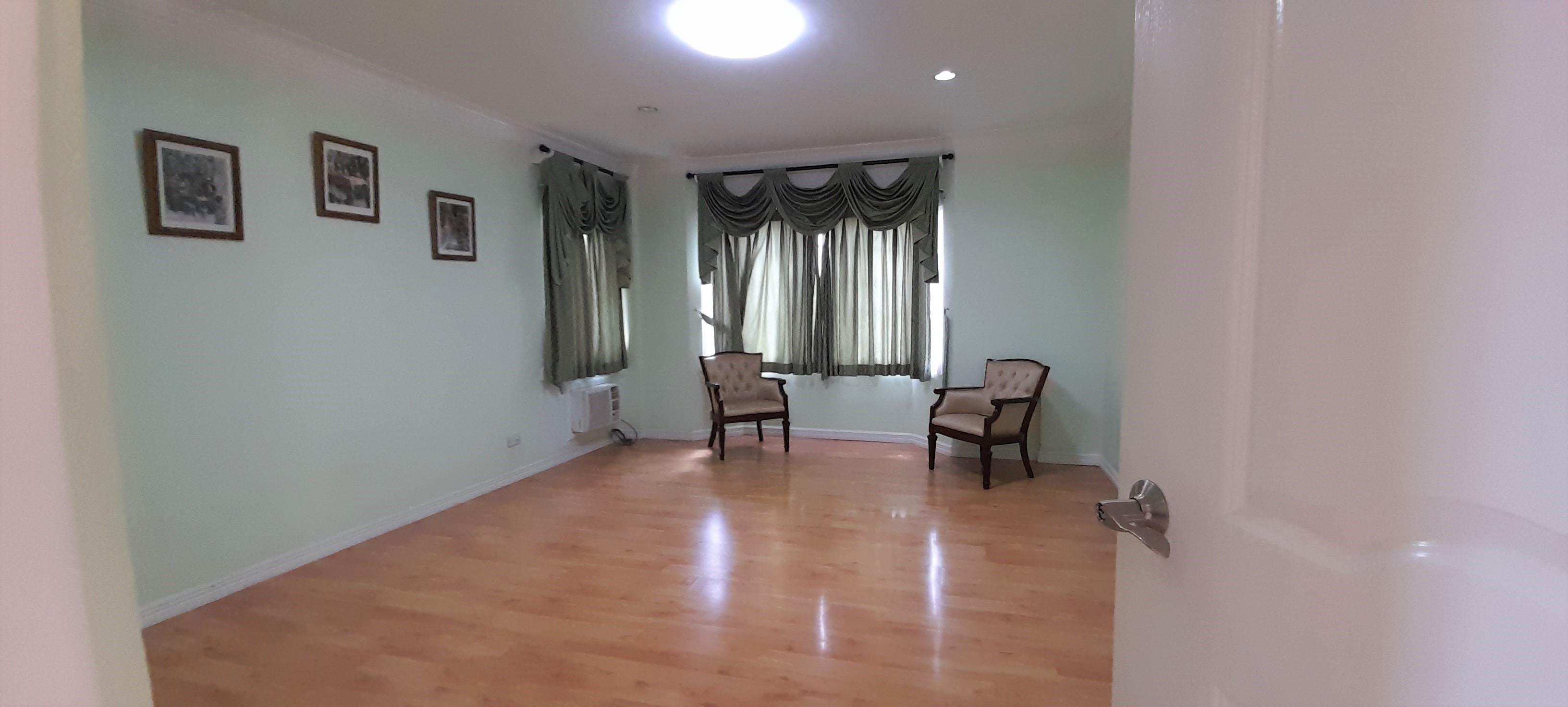 8-bedroom-house-in-guadalupe-cebu-city-with-more-car-parking