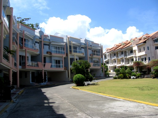 townhouse-located-in-talamban-cebu-city-4-bedroom-furnished