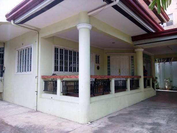 furnished-house-with-5-bedrooms-located-in-banilad-cebu-city