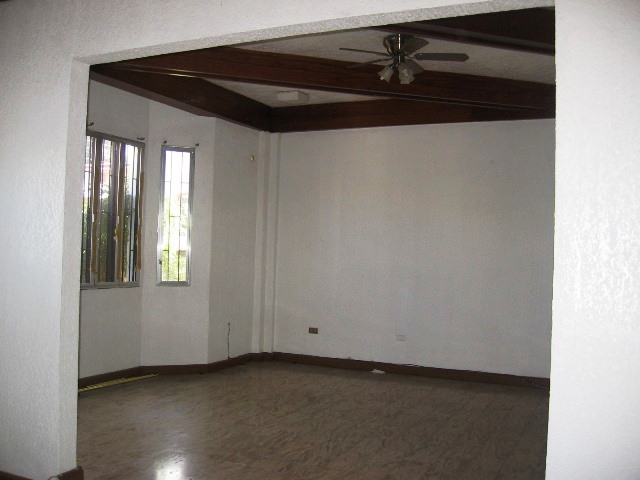 4-bedrooms-house-in-banilad-cebu-city-unfurnished