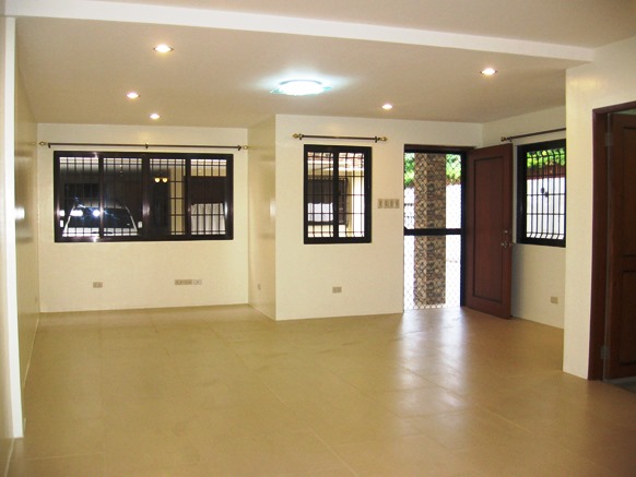 nice-house-semi-furnished-in-banilad-cebu-city-3-bedrooms