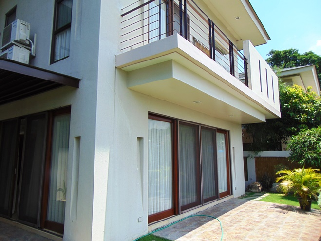 House 3 Bedrooms Semi-furnished For Rent in Banawa, Cebu  City
