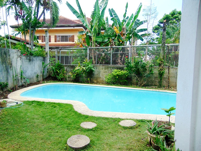 4-bedrooms-house-with-swimming-pool-in-banilad-cebu-city